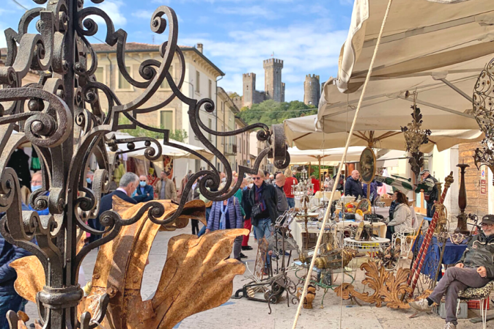Antiquitätenmarkt in Valeggio