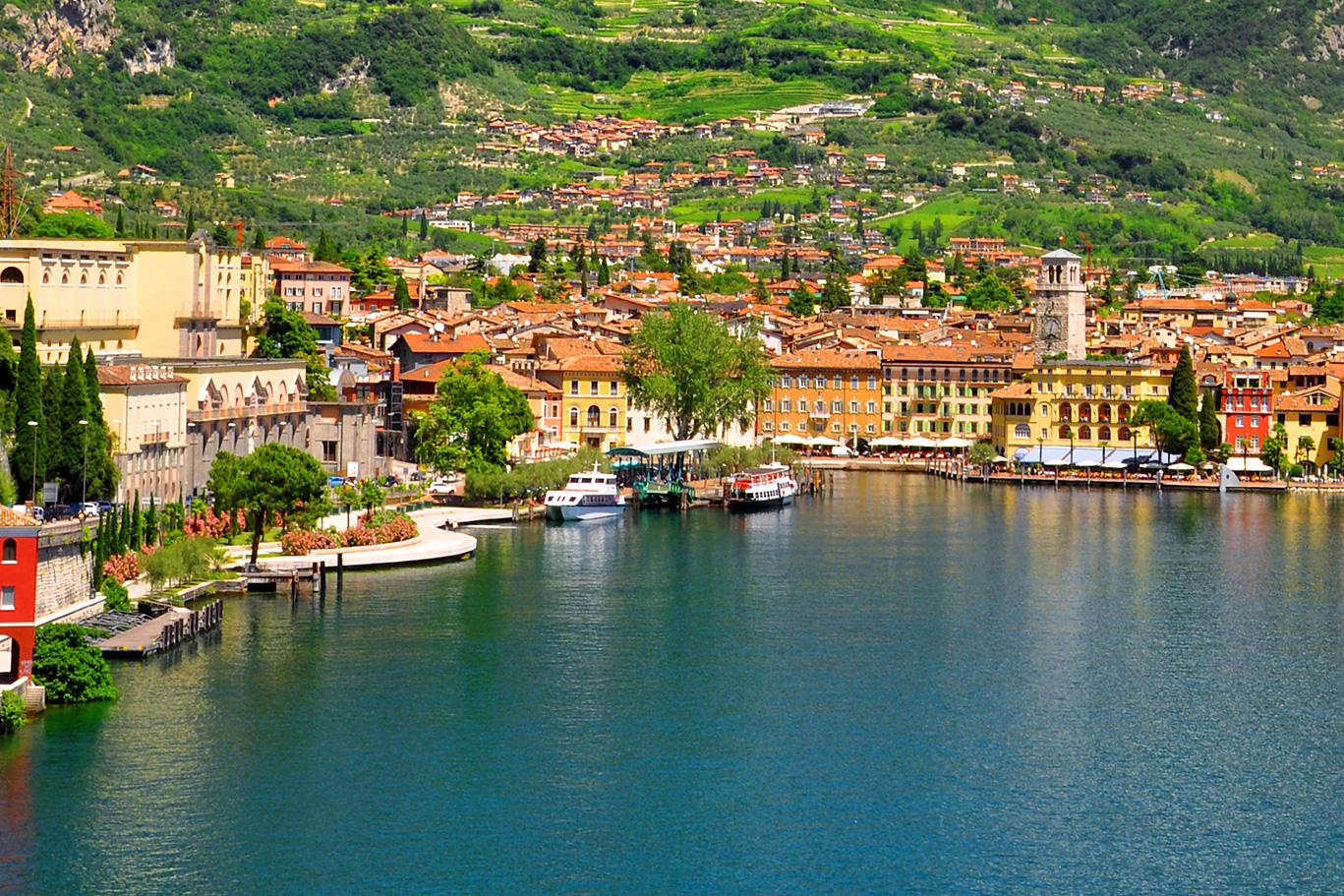 Der Ort Riva del Garda am Gardasee